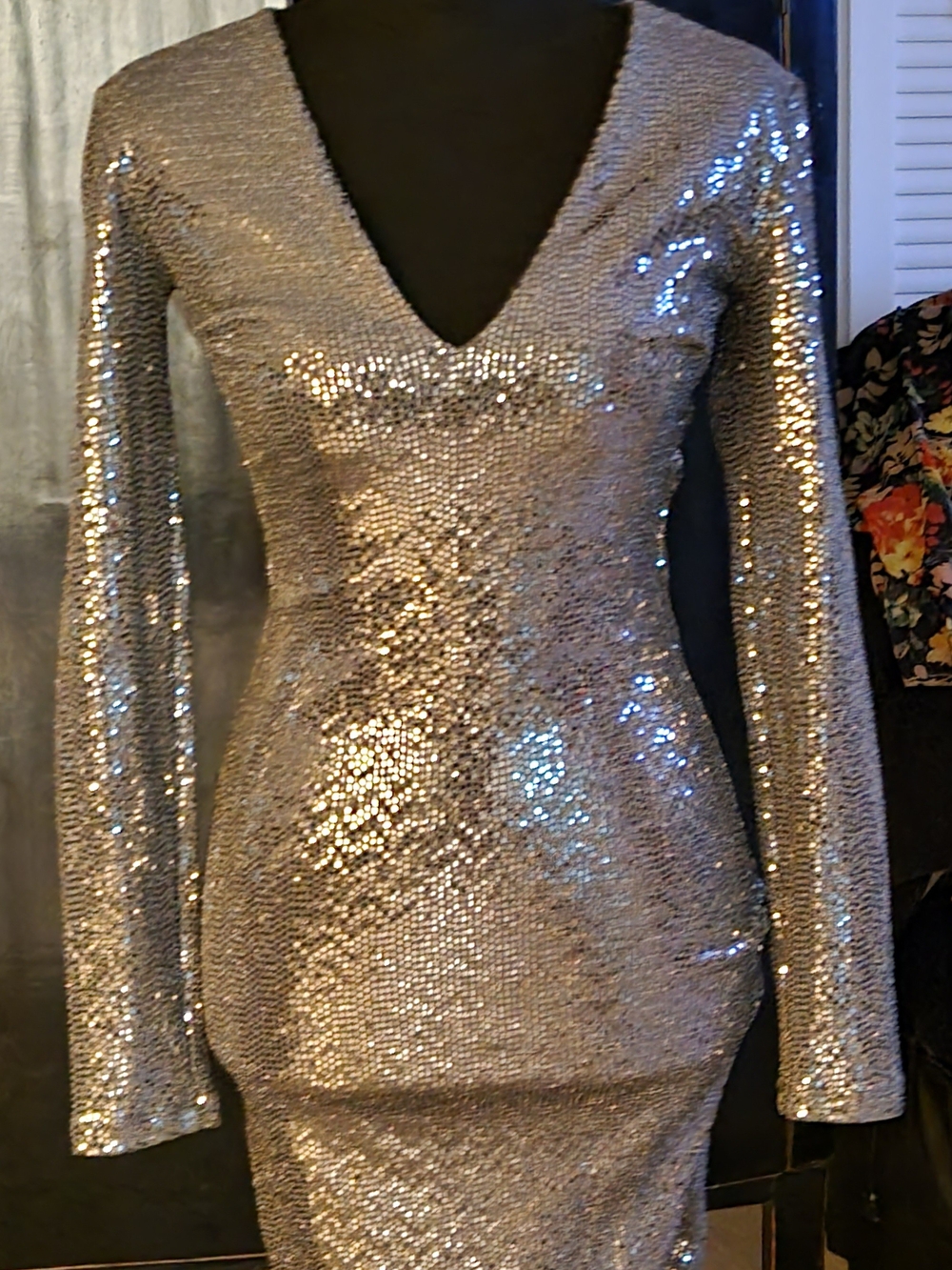 Forever 21 Silver Sequined Long Sleeve Bodycon Dress